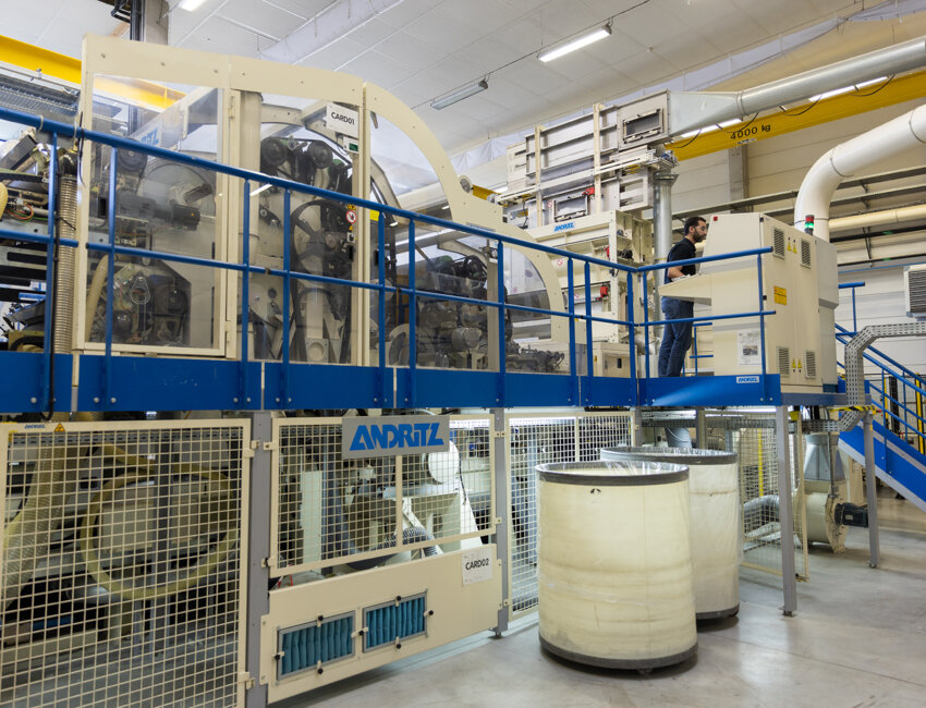 Les machines du Centre européen des textiles innovants (CETI), à Tourcoing. © Léna Heleta