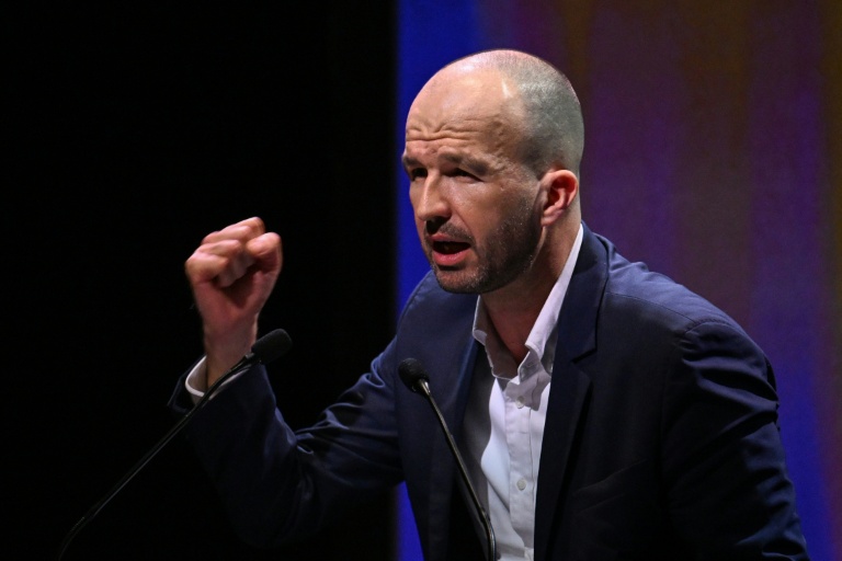 Bompard (LFI) appelle à "sanctionner" aux municipales les partis ayant fait passer le budget