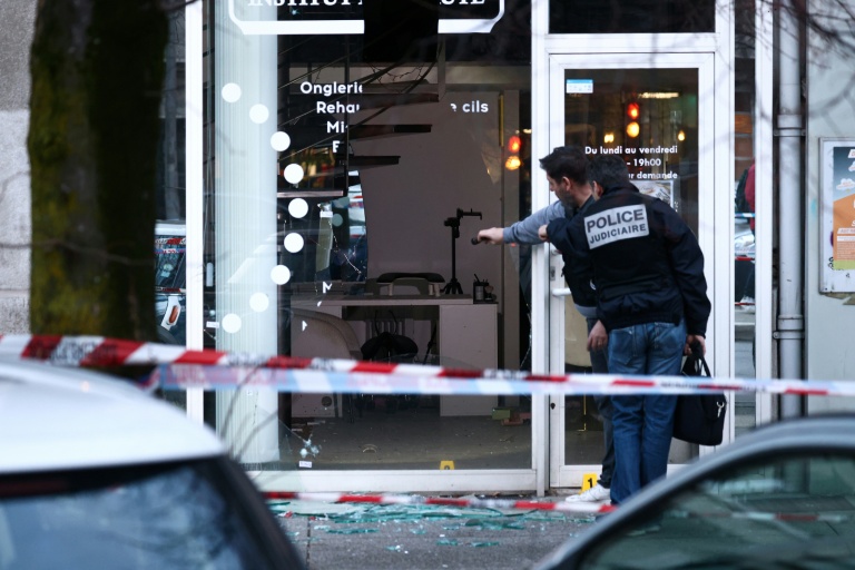 Grenoble: six blessés légers par un engin explosif, les agresseurs se sont filmés