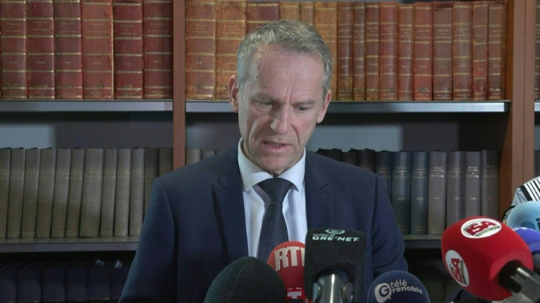 Un septuagénaire écroué pour viols et agressions sexuelles sur 89 mineurs, et deux meurtres