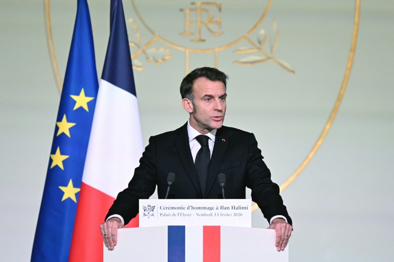 Macron classe LFI à l'extrême gauche et y dénonce des "expressions antisémites"