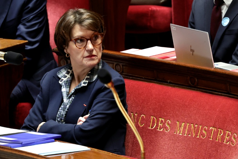 L’acétamipride ne figurera pas dans le projet de loi d’urgence agricole, assure la ministre