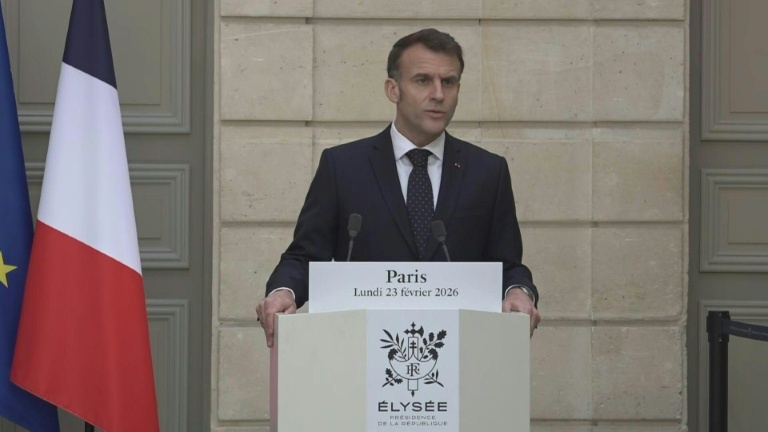 Ukraine: Macron appelle l'UE à 