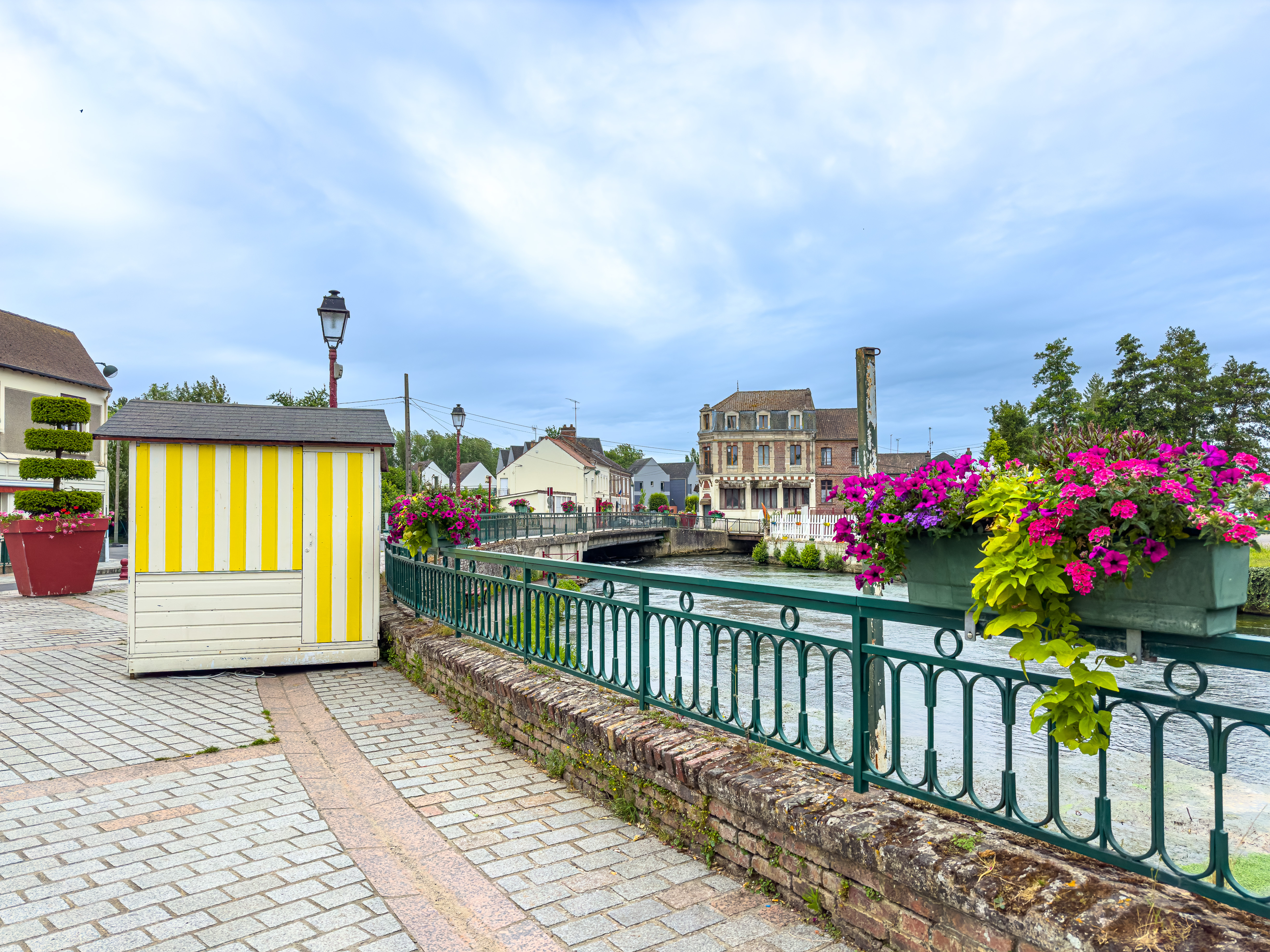 Hermès : 2 fleurs du label Villes et Villages Fleuris