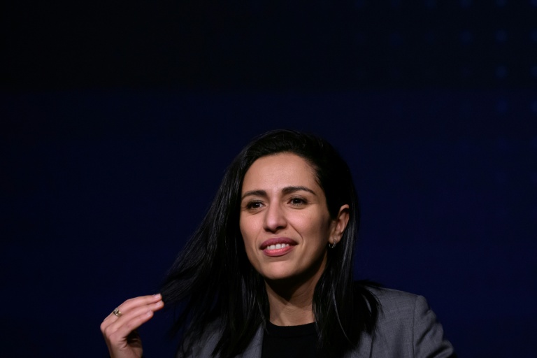 Dark romance: Sarah El Haïry visée par une plainte de l'autrice de 