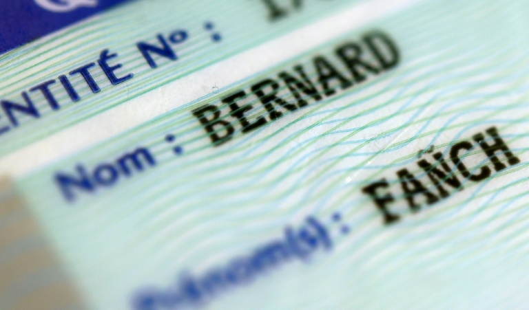 Le ministère de la Justice abandonne les poursuites contre le tilde