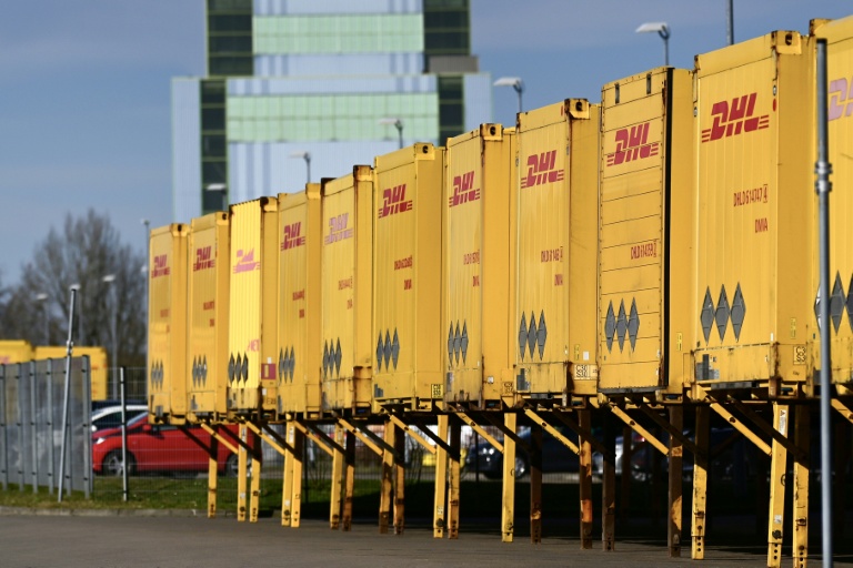 DHL confronté à des restrictions aériennes et maritimes 