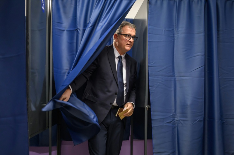 Louis Aliot, un ancien proche de Jean-Marie Le Pen artisan de la 