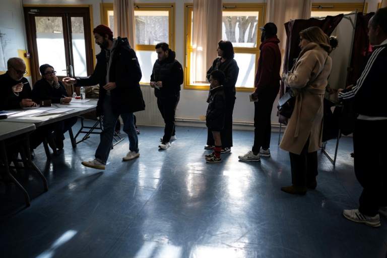Municipales: après la percée de LFI, les alliances à gauche commencent à se nouer
