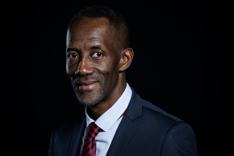 Saint-Denis: le président PS du département condamne 