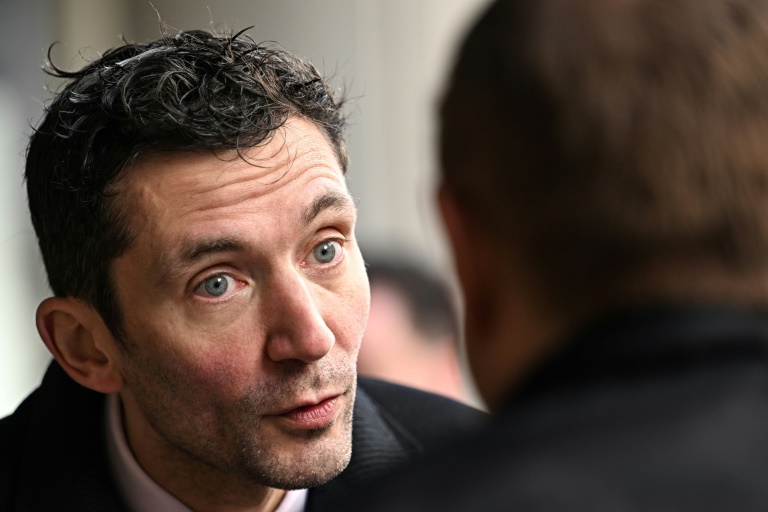 A Nîmes, le duel entre le prof communiste et l'eurodéputé RN contrarié par une droite réconciliée