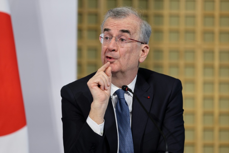 Villeroy de Galhau souligne que la BCE ne prévoit pas de 