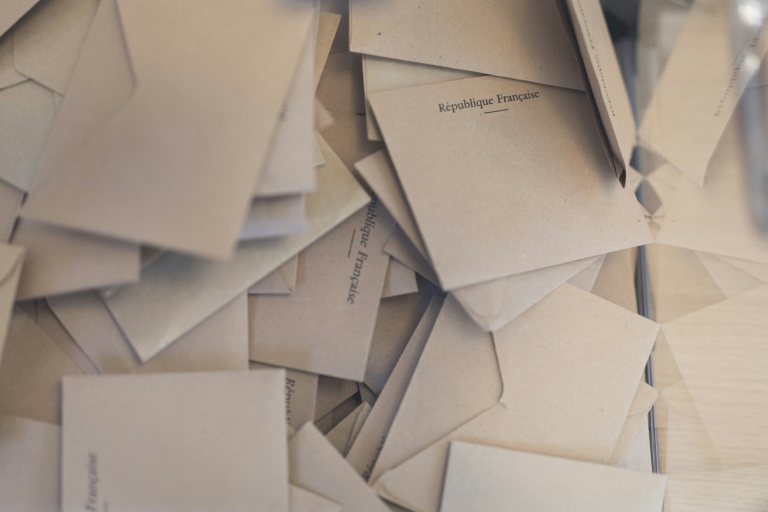 Au lendemain des municipales, l'heure des leçons pour les partis