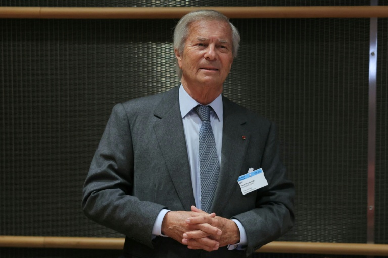 Bolloré étrille la gestion de l'audiovisuel public et défend ses médias 