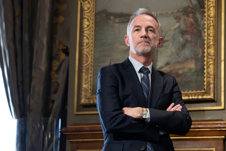 Après sa victoire à Paris, Emmanuel Grégoire s'installe à l'Hôtel de ville