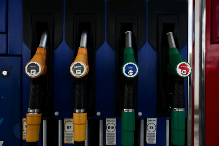 Prix des carburants: Léon (CFDT) et Binet (CGT) demandent des aides pour les salariés