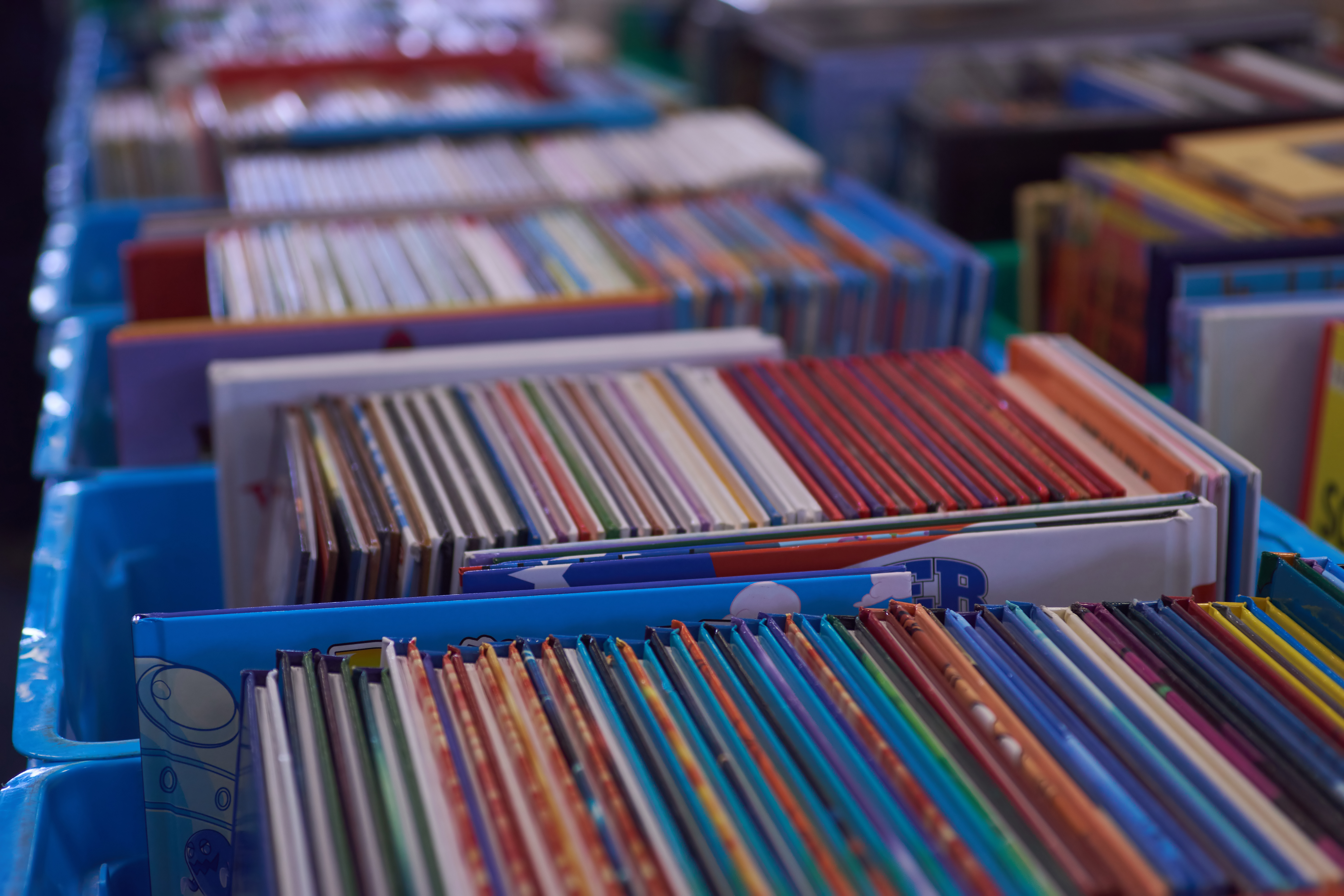 Hachette Livre reprend les Éditions Petit à Petit