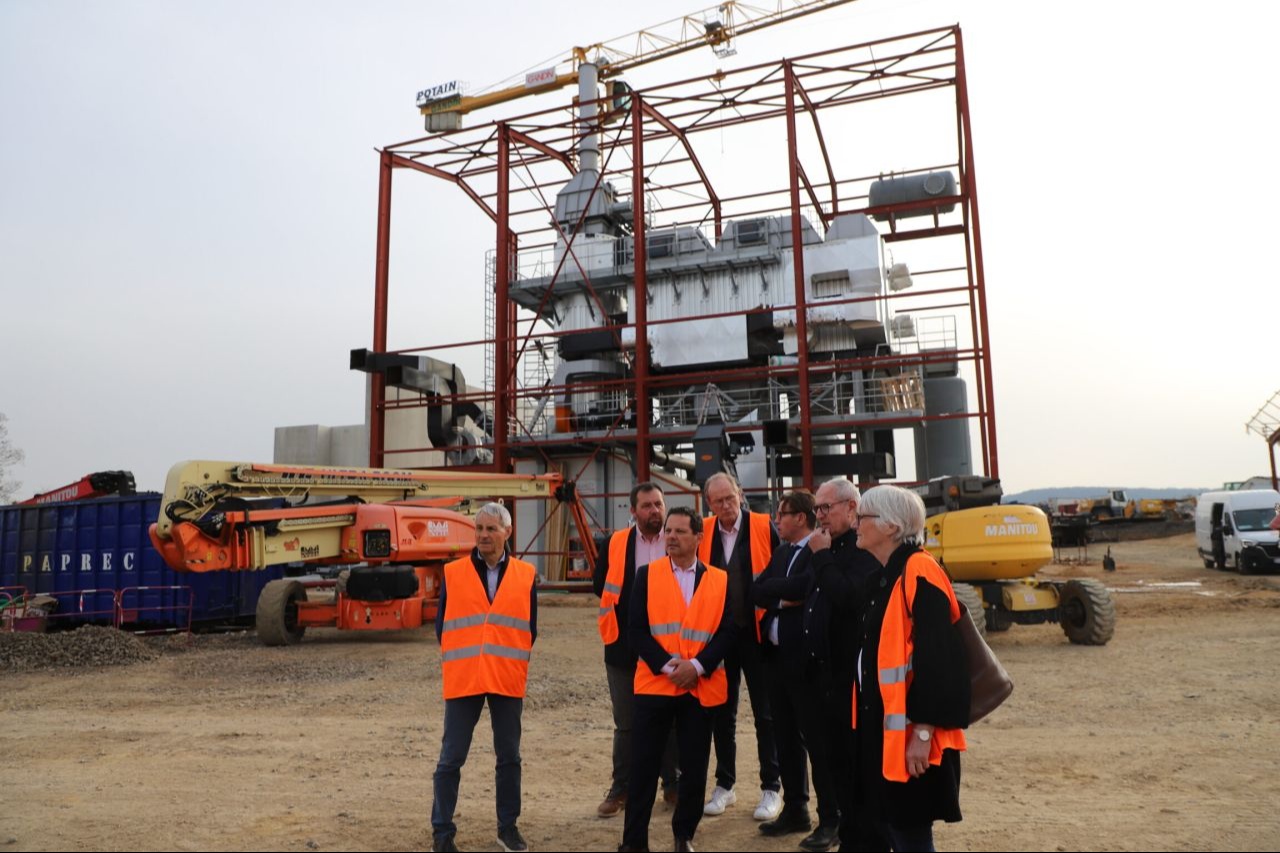 Givry : Jérôme Durain salue le modèle de transition énergétique de SRC Parquet