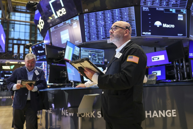 Wall Street ouvre en hausse, mise sur une désescalade au Moyen-Orient
