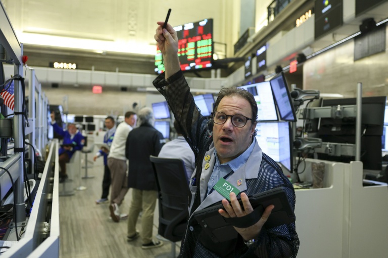 Wall Street termine en hausse, espère une fin du conflit au Moyen-Orient