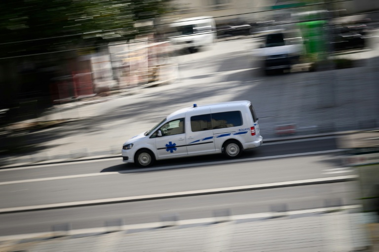 Ambulanciers privés: deux appels à la grève mercredi avec des mots d'ordre différents