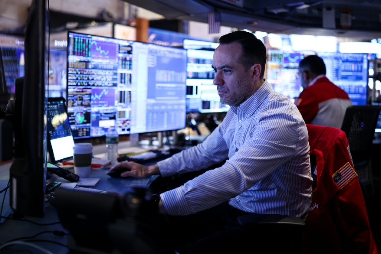 Wall Street ouvre en baisse, l'ultimatum de Trump à l'Iran en ligne de mire