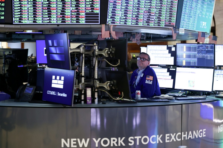 Wall Street termine en hausse, mise sur la poursuite du cessez-le-feu