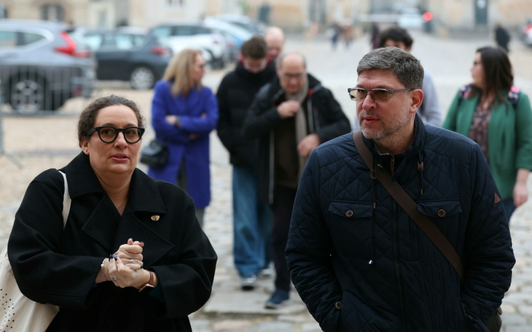 Suicide d'Evaëlle, 11 ans: son enseignante fixée sur son sort lundi