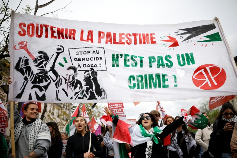 Paris: manifestation contre la proposition de loi Yadan sur l'antisémitisme