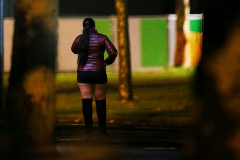 Prostitution: une proposition de loi pour décriminaliser le travail du sexe