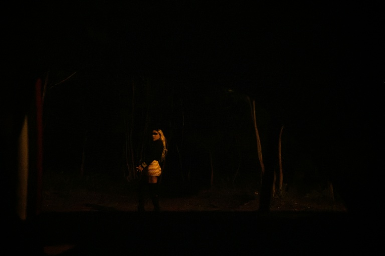 Prostituée dans le bois de Boulogne, Pestana n'en peut 