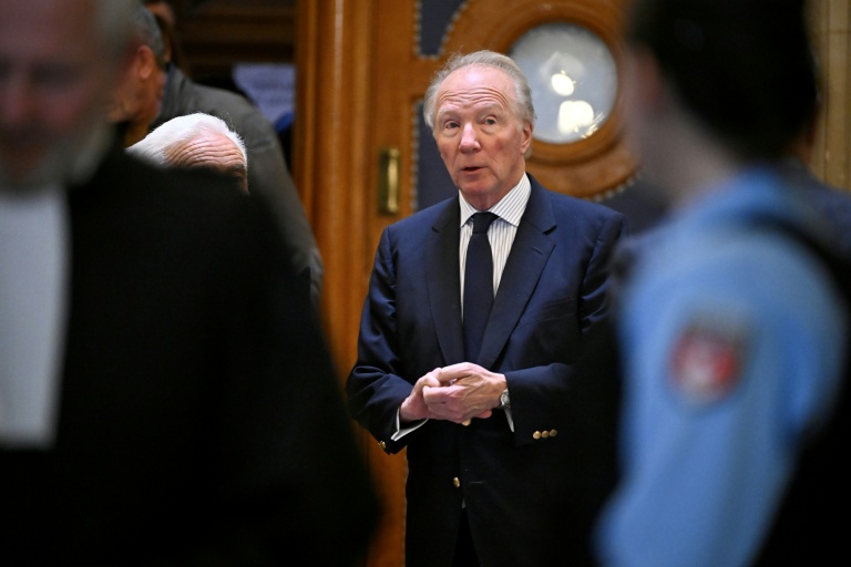 Procès libyen: Guéant riposte par procuration et déstabilise Sarkozy