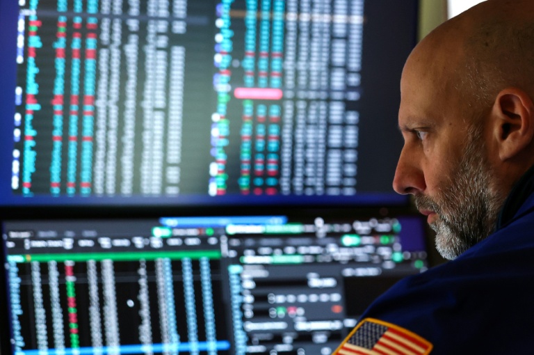 Les Bourses mondiales temporisent, entre Moyen-Orient et résultats d'entreprises