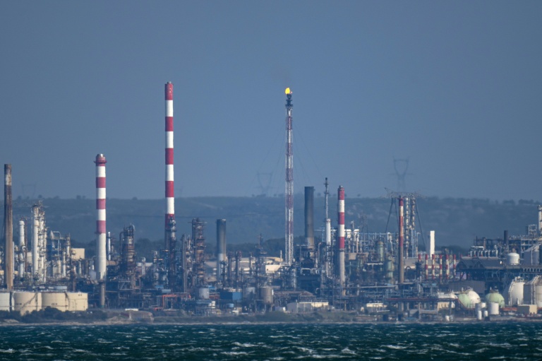 Le pétrole en forte hausse avec les tensions autour d'Ormuz