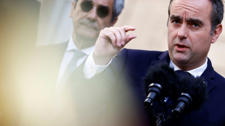 Carburants: Lecornu annonce un 