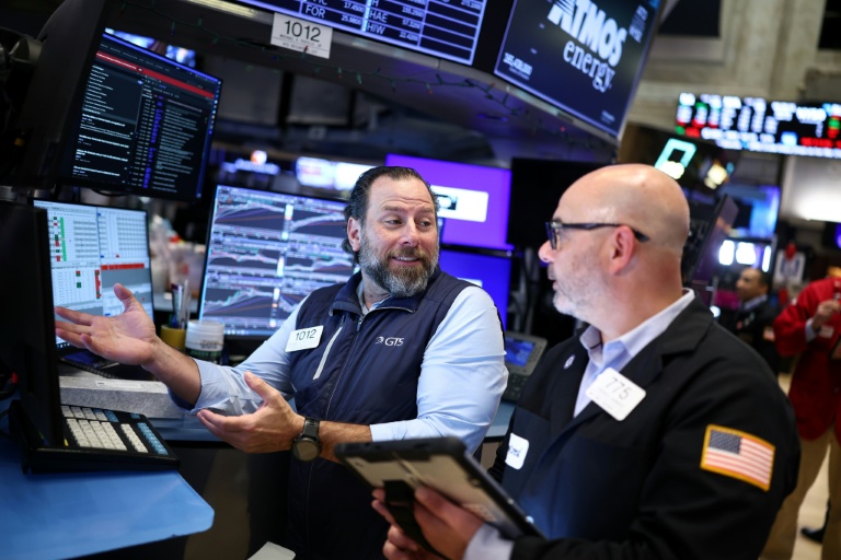 Wall Street progresse, entre espoir sur le Moyen-Orient et résultats d'entreprises
