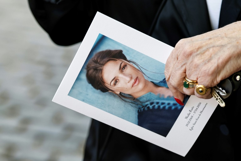 Des figures du cinéma réunies pour les obsèques de Nadia Farès à Paris