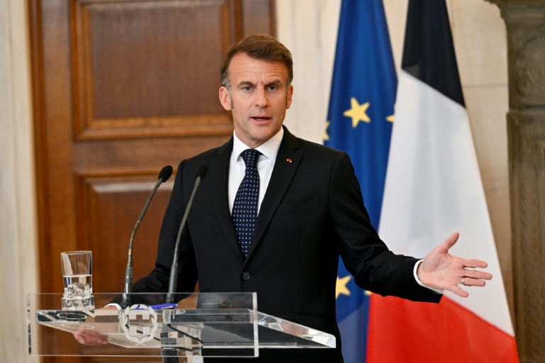 A Athènes, Macron assure que la France sera aux côtés de la Grèce 