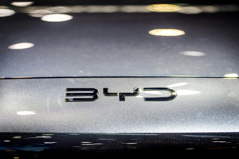 Voitures électriques: BYD annonce une chute de son bénéfice net