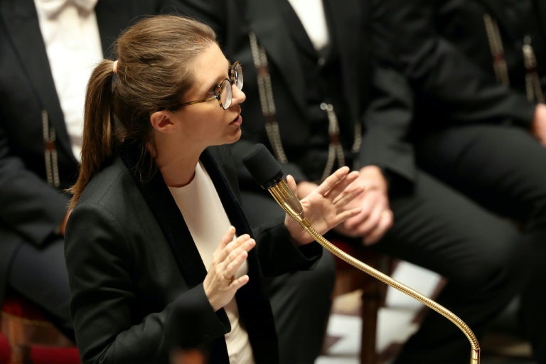 Projet de loi antisémitisme: Bergé réunit les parlementaires