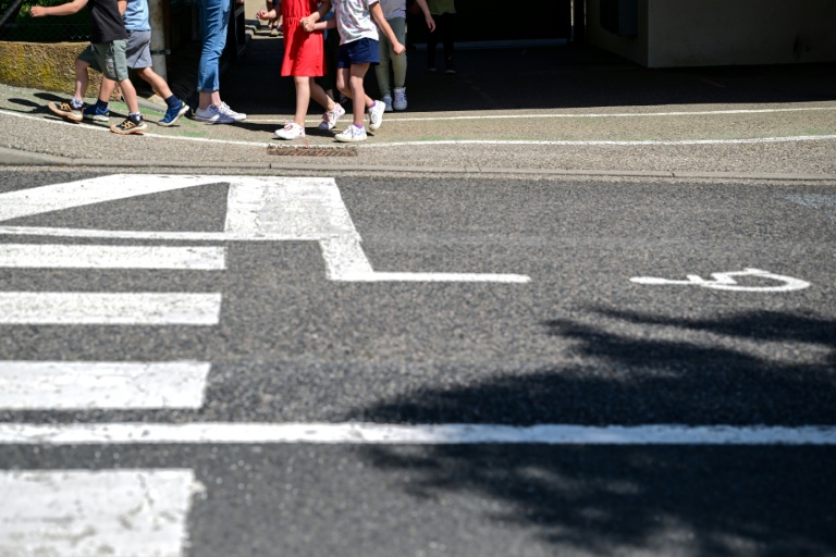 Dans le Beaujolais, la méfiance d'un village meurtri par un pédocriminel
