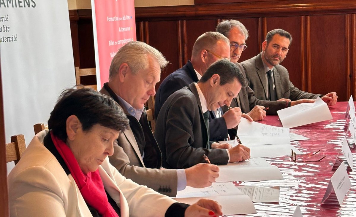 Une convention «Glass Vallée» pour rapprocher l'école et la filière du verre