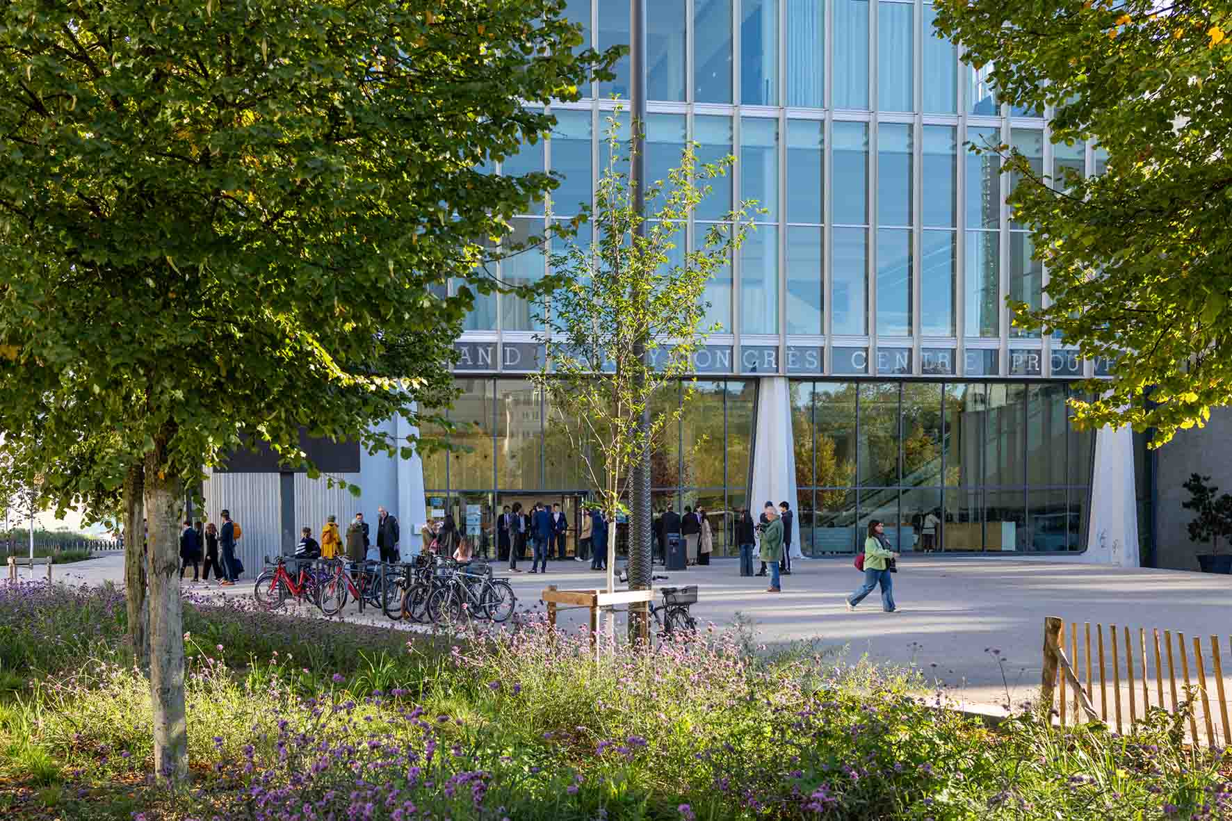 Nancy : inauguration du monument «Pierres du souvenir» devant le centre des congrès Prouvé