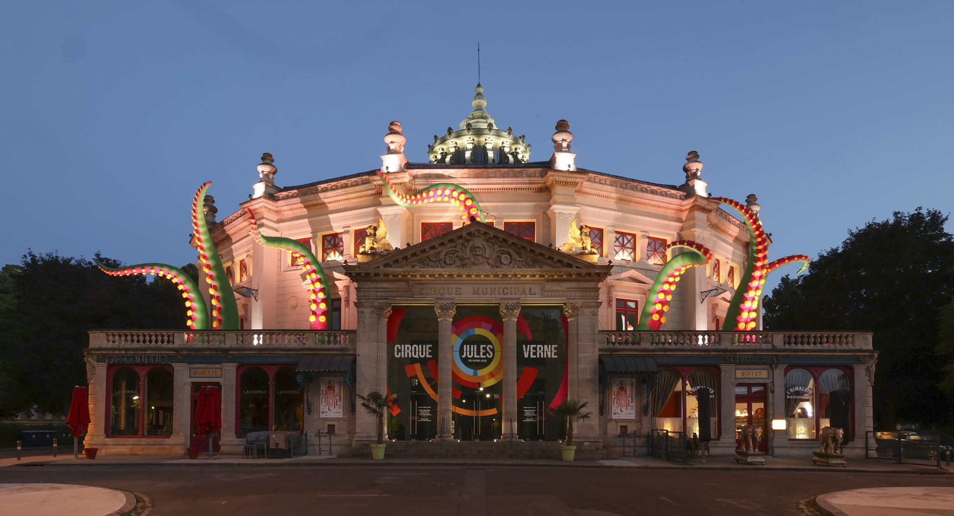Cirque Jules Verne : haut lieu de la vie artistique d'Amiens