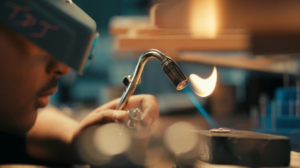 Lancement de la filière de formation en bijouterie-joaillerie à Saint-Dié des-Vosges