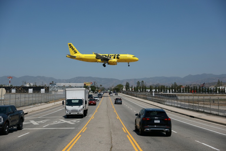 La compagnie américaine Spirit Airlines annule tous ses vols et stoppe son activité