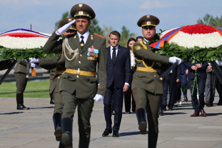 En Arménie, Macron prône la 