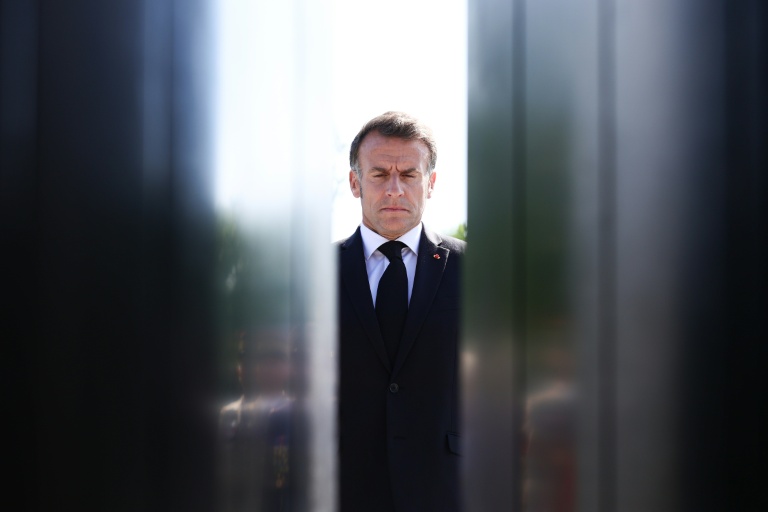 Macron, l'heure des dernières fois pour défendre son bilan et ménager l'avenir