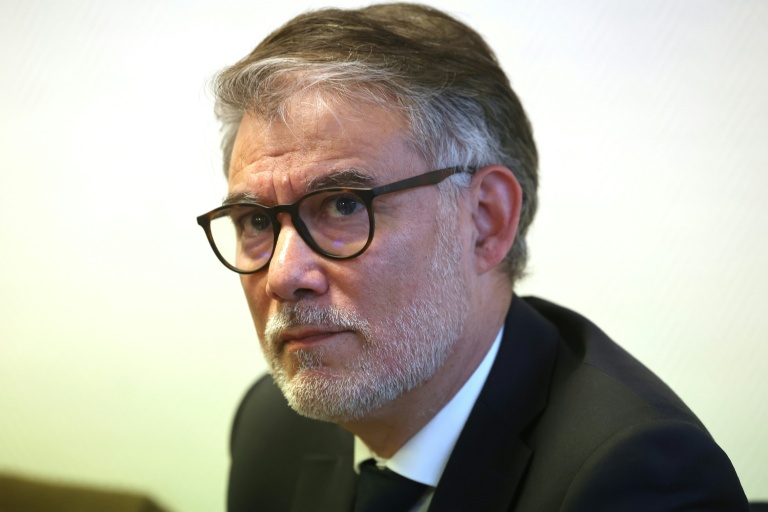 Carburant: le gouvernement ne doit pas céder au 