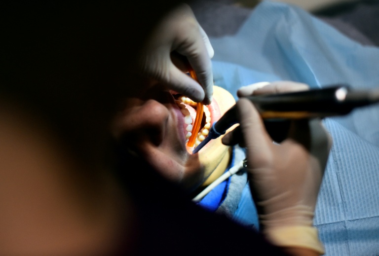 En Lozère, un dentiste jugé pour des dizaines de mutilations